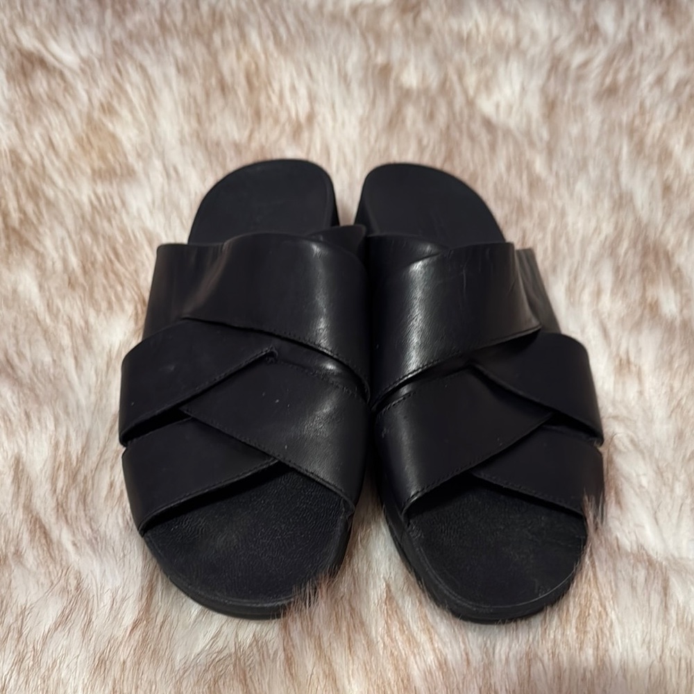 Fitflop Black Women's Slide Sandals
